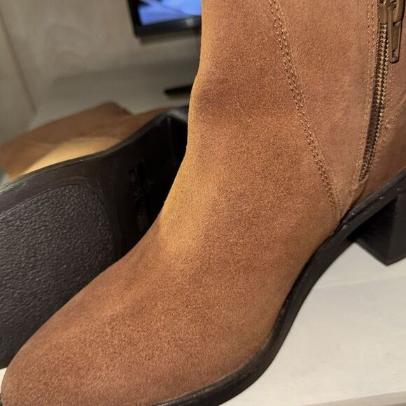 SEYCHELLES PRETTY LITTLE BIRD HEALED SUEDE BOOTS NWT NO BOX  ON SITE FULL Price - Picture 6 of 6